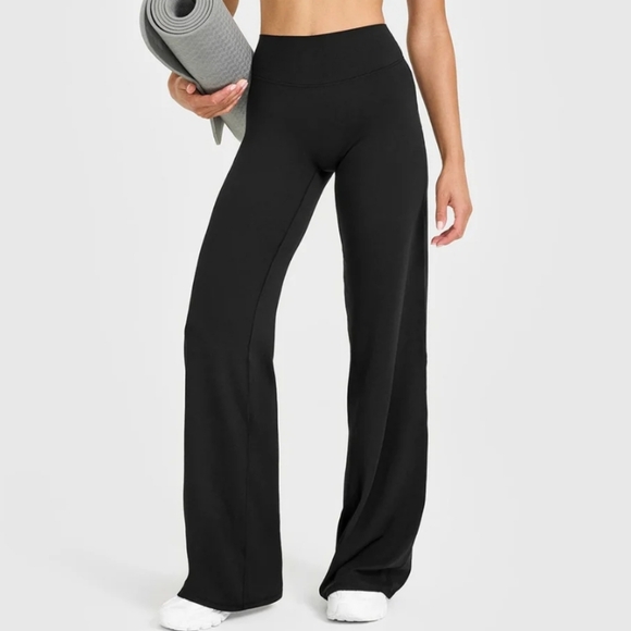 Oner Active Pants - Oner Active Soft Motion Straight Leg Bottoms - Black, size SMALL SHORT